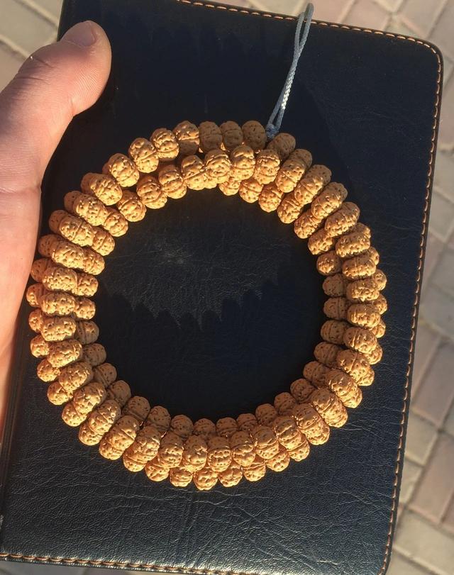 金刚菩提手串的最佳盘玩方式，金刚菩提10大盘玩方法介绍