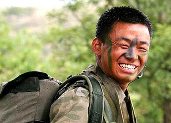 王宝强的成长历程和感情故事，小程序是什么？看完你就懂了