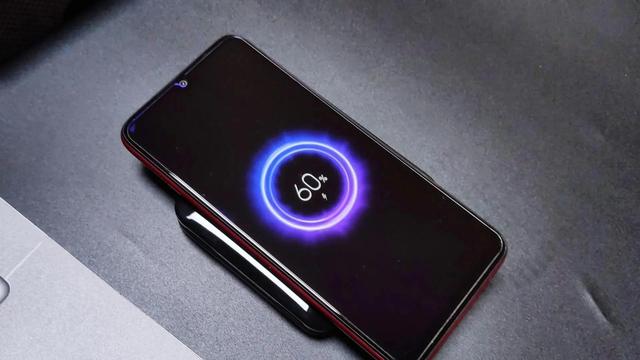 手机充电越来越慢，手机充电越来越慢（手机充电特别慢是什么原因导致的）