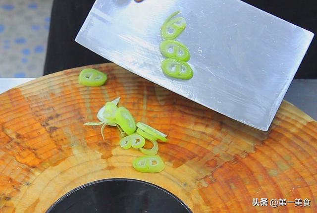 西芹的做法大全家常菜，芹菜的做法大全家常炒菜