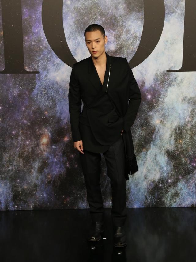 圆脸男生发型设计，发型2018流行男士圆脸发型（建议剪这3款发型）