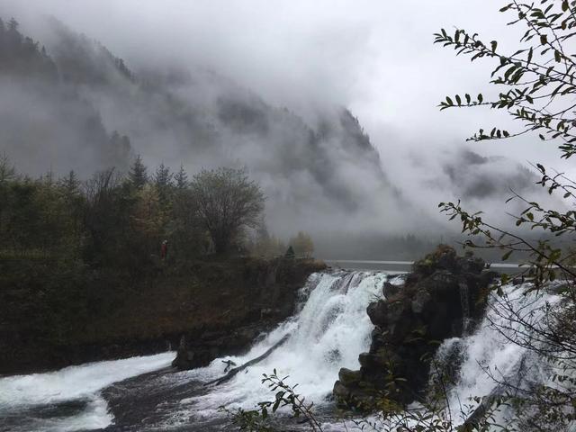 毕棚沟二日游攻略，成都到毕棚沟自驾游全攻略（人均300+真的太美啦）