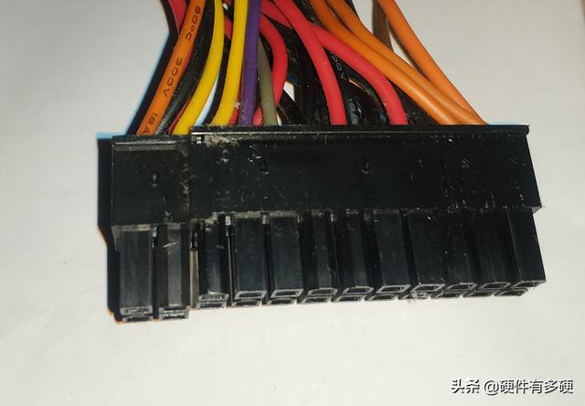 机箱接主板线怎么接图解，电脑机箱连线不会接