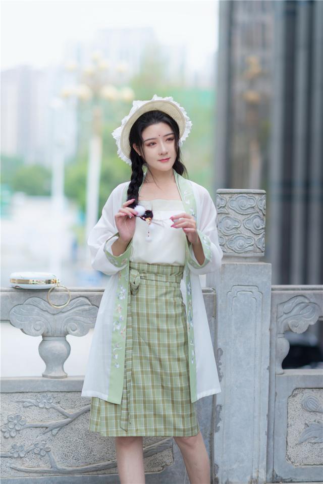 汉服原来这么美带你领略汉服文化，走在潮流前端的宋制汉服