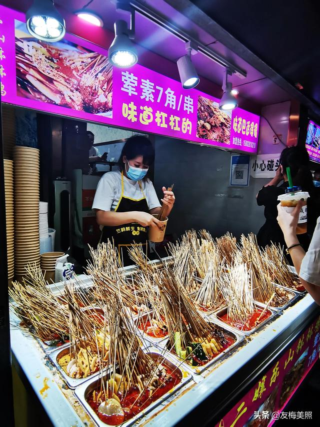 成都小吃街哪里最正宗，成都最有特色的小吃街在哪里