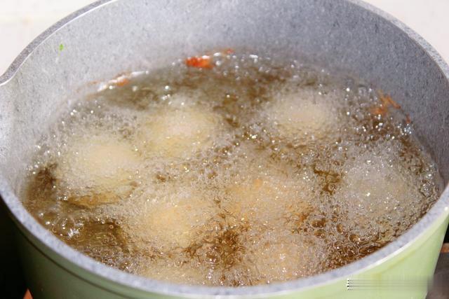 做肉丸子怎么做，肉丸子怎么做又滑又嫩有弹性