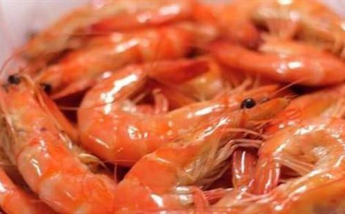 怎么煮虾又干净又好吃，煮虾时直接下锅就