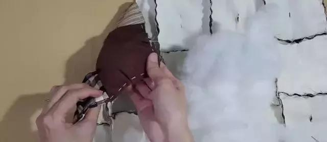 旧衣物手工编织地垫，手艺达人教你编织实用地垫