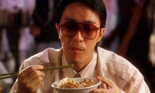 食神周星驰经典喜剧电影，致使电影《食神》票房大捷