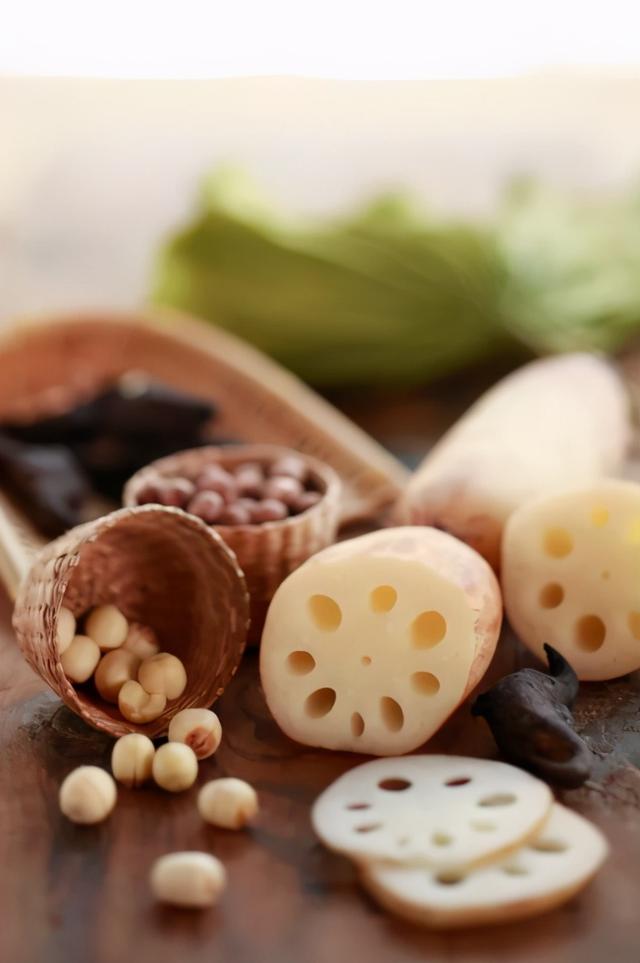 荸荠是清火的还上火的食物，清热降火最宜五种食物