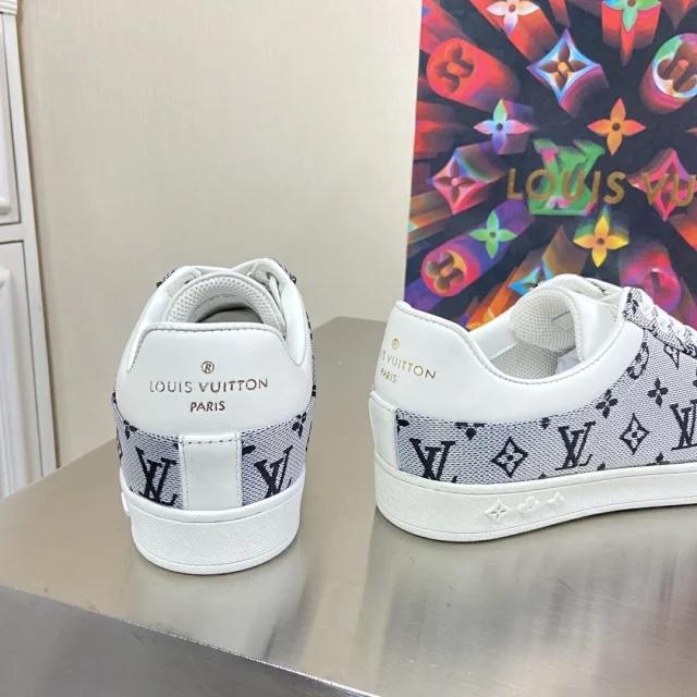 成都奢侈品打折，全球最大奢侈品折扣店入驻成都