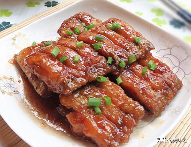 糖醋鱼的家常做法，怎样做糖醋鱼又简便又美味（大厨教你糖醋鱼的家常做法）