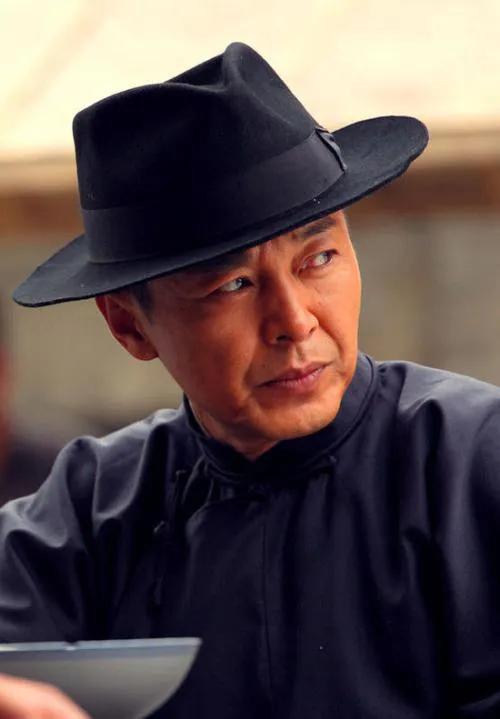 杨志刚演过的电视剧，电视剧火蓝刀锋怎么拍摄了半年呢（杨志刚实锤有第三、第四季）