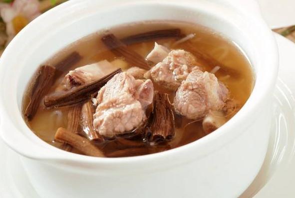 茶树菇可以炖排骨汤，这样做不要太鲜哦