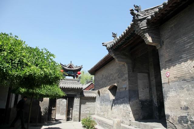 山西王家大院是谁建造的，民间故宫-山西王家大院