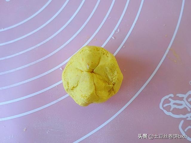 炸糕怎么炸的外酥里嫩，买不来糖糕可以在家炸