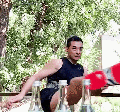 49歲的趙文卓，肌肉身材保持得當，氣勢絲毫不減當年 健身減肥達人 第9张