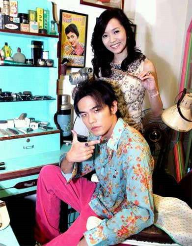 周杰伦的家庭情况和个人资料，含泪与离异父亲和解