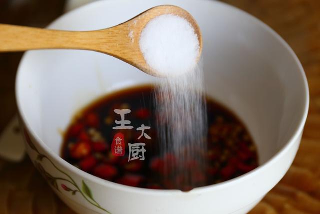 青椒炒荷包蛋的正确方法，青椒炒鸡蛋很多人第一步就错了