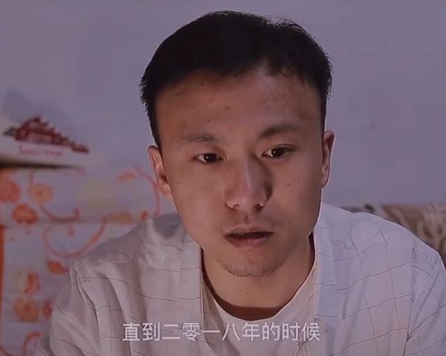 滑板鞋庞麦郎原版哪年的，我的滑板鞋原唱庞麦郎为何家徒四壁住砖房