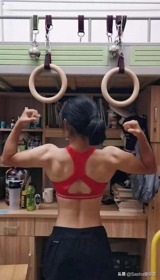 16岁姑娘腹肌，16岁中国混血天才少女豪夺7冠