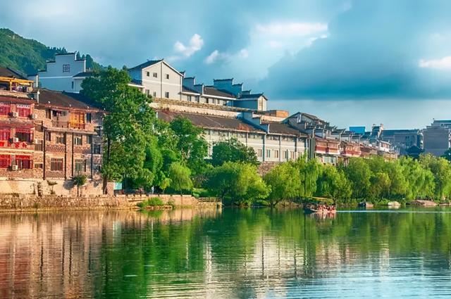 6月份适合旅游的古镇，4月最适合去的24个古镇