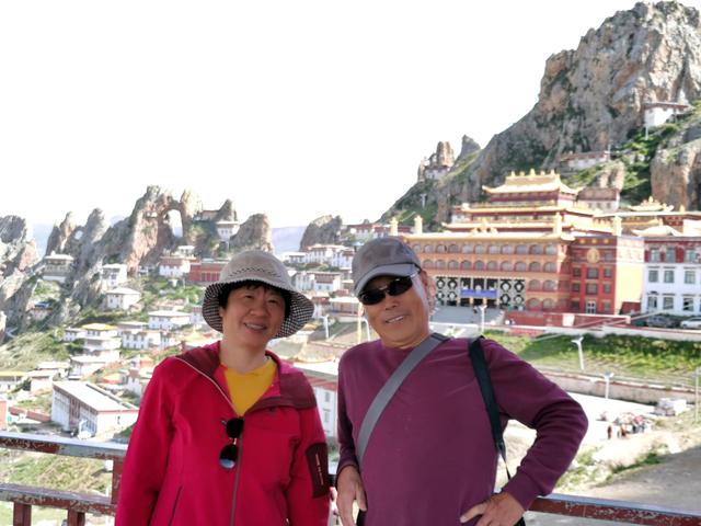 自由之旅挺进川藏线，男子偶遇独腿骑士勇闯318川藏线