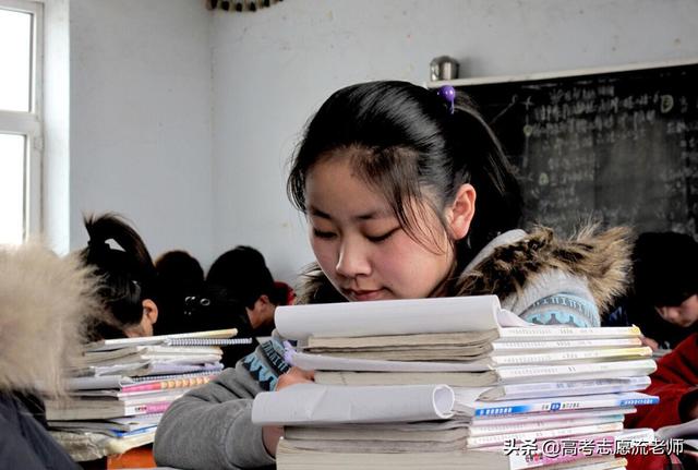 初一学生可以报考技校吗，也要考一所普通高中最好不要上技校