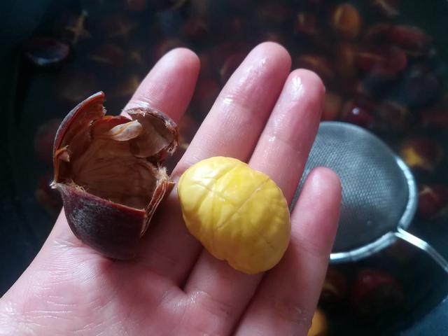 板栗怎么去皮快又好剥，板栗剥皮这方法真好用