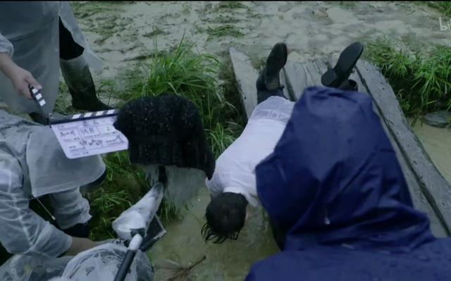 范伟简历及个人资料简介，低调娶护士恩爱30年