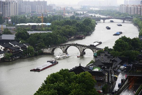 关于京杭大运河的诗词，万艘龙舸绿丝间
