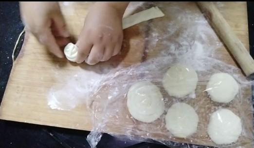 手抓饼生坯的做法，自己在家怎么做手抓饼饼胚