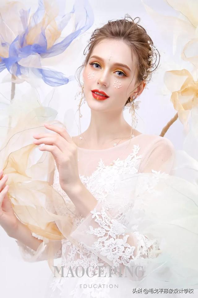 韩式新娘盘发图片，简易韩式新娘盘发（十八款新娘盘发图解教程）
