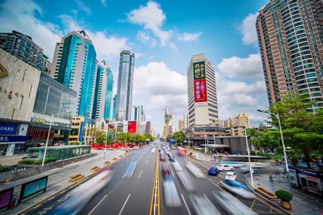 80年代深圳火车站，1991年深圳火车站建成