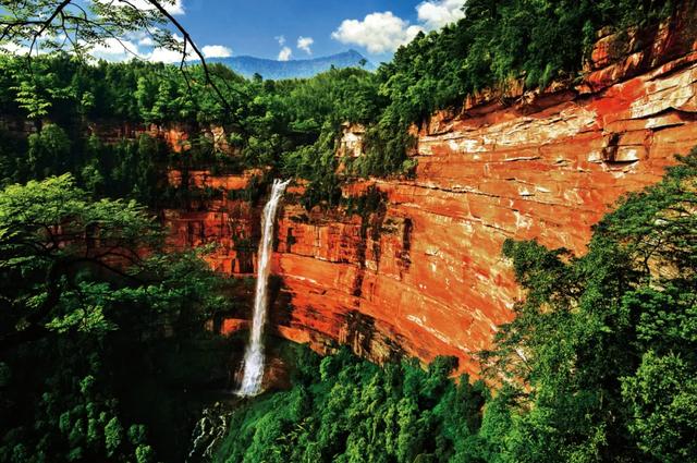丹霞山海拔多少米，丹霞山重要景点有哪些（广东韶关丹霞山进入观云海最佳时期）