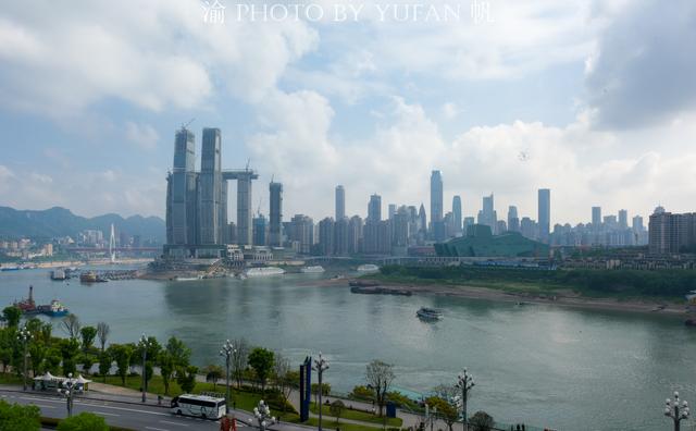 洪崖洞旅游攻略，重庆洪崖洞旅游攻略大全（洪崖洞游览指南请你查收）