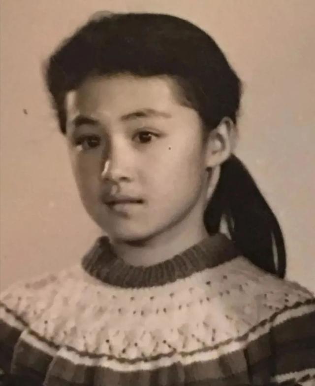 赵本山小姨子于月仙年轻旧照，于月仙姐夫是赵本山