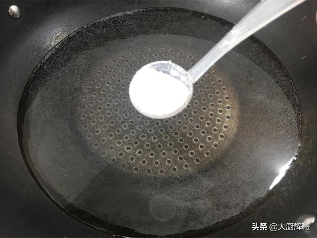 清水辟谷复食食谱，那晚上就来个：炝拌西葫芦