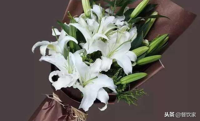 一般平安夜礼物送什么好，今晚平安夜必备款