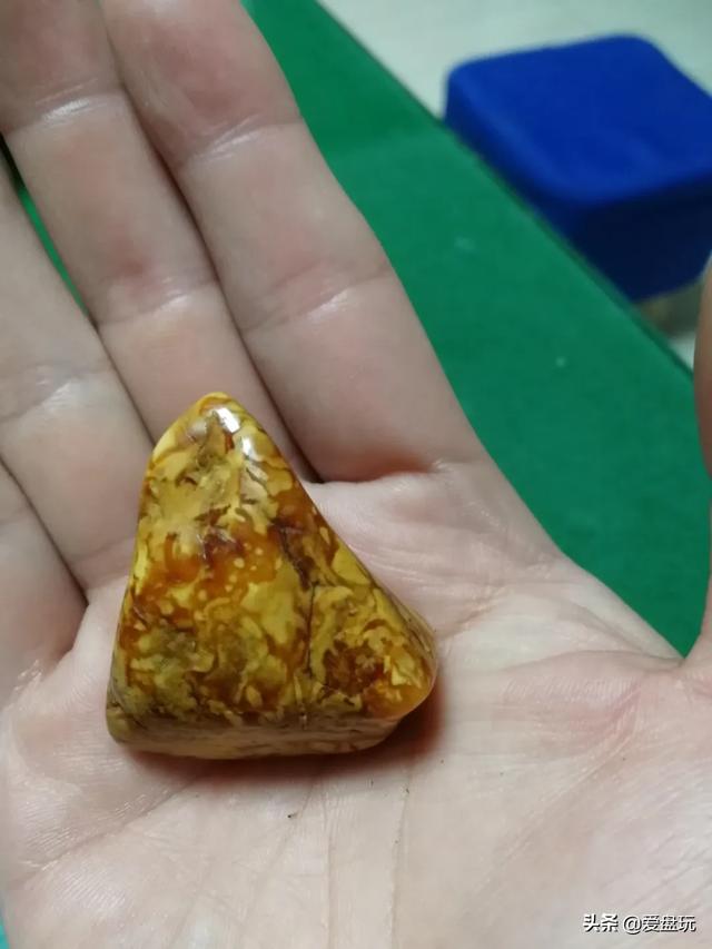 蜜蜡认主人的表现，蜜蜡的基本认识（蜜蜡佩戴有什么样的规则呢）