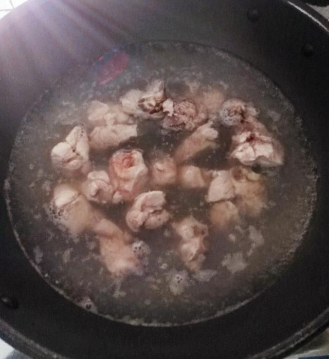 河蚌汤怎么煮好吃，做一锅汤浓味美的河蚌排骨汤