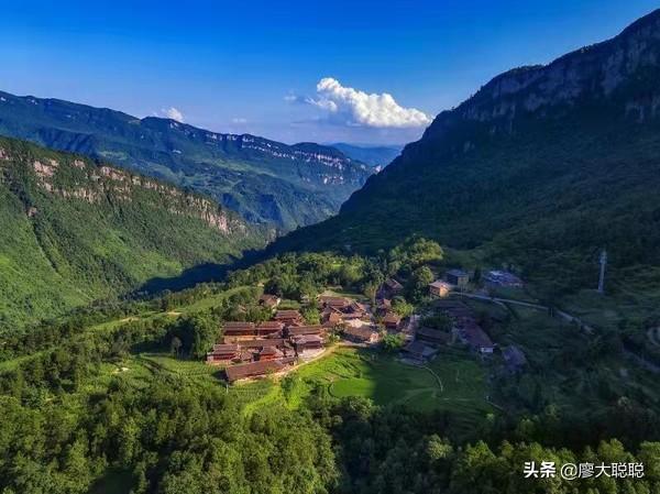 重庆武隆旅游攻略，武隆旅游攻略完整版（武隆旅游攻略）
