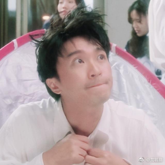 周星驰经典帅气哭泣头像，喜欢星爷的可以收藏