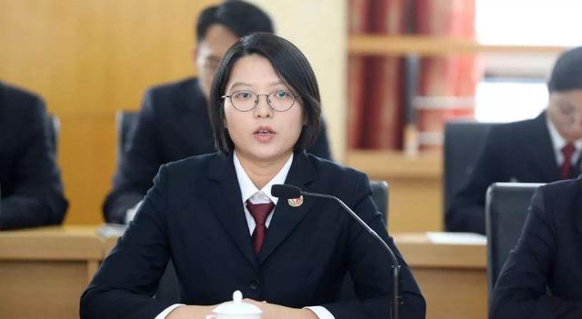 科员级别晋升表，各级别公务员晋升年龄表（公务员法规定科员几年可以晋升）