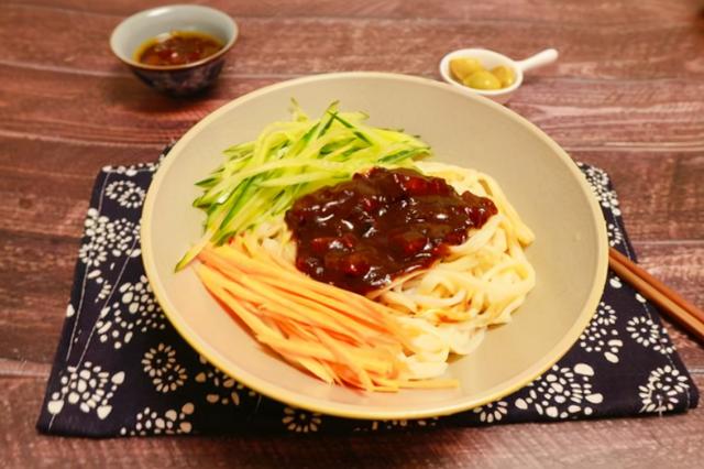 炸酱面用什么酱，炸酱面用哪两种酱最好的（掌握这3个技巧）