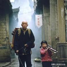 四川川剧魔术师变脸，神秘机关原来藏在这里
