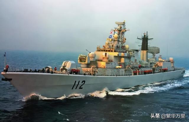 052d驱逐舰到底有多强，海峡对岸的4艘基德级驱逐舰