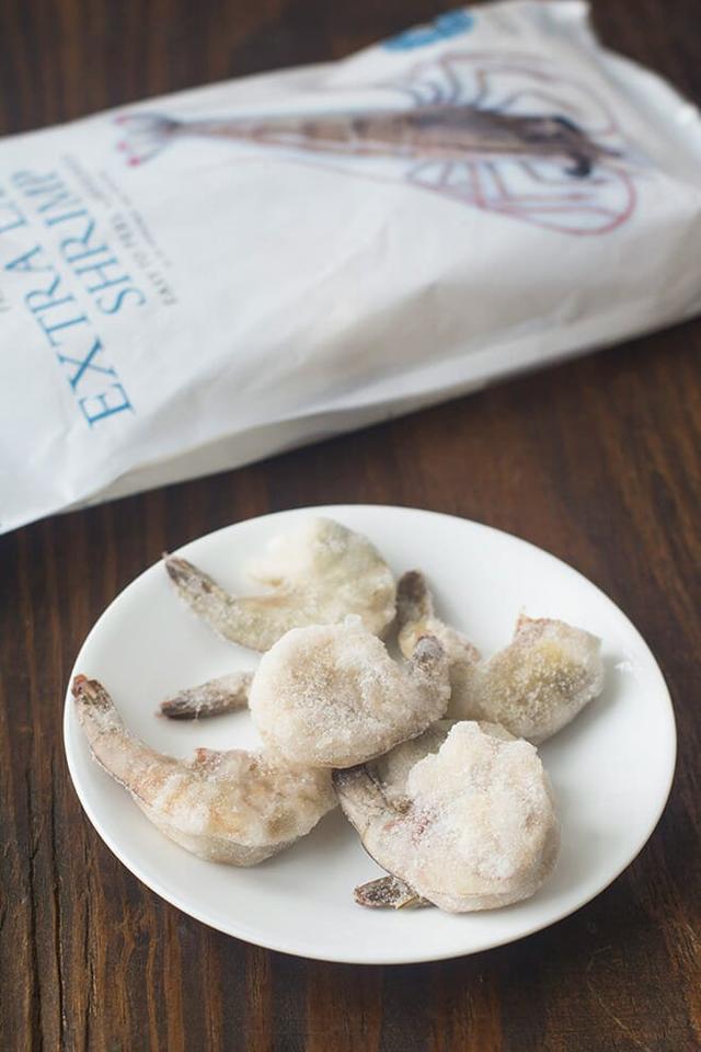 冻虾需要解冻再煮吗，冷冻虾怎么煮才嫩（不管煮鲜虾还是冻虾）