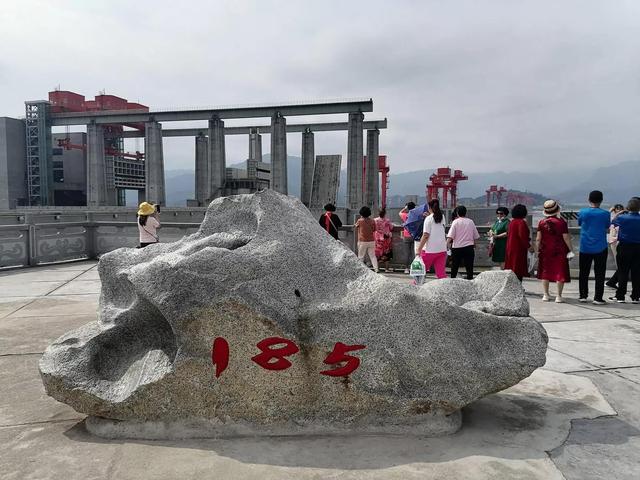 三峡大坝旅游景点，湖北宜昌三峡大坝旅游景点有哪些（领略世界第一坝的水涨船高）