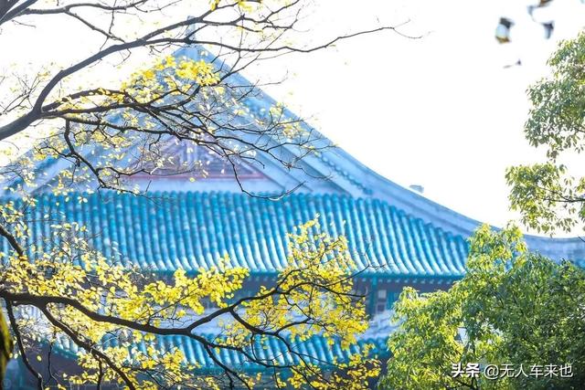 天下闻名岳麓书院，千年岳麓书院背靠麓山